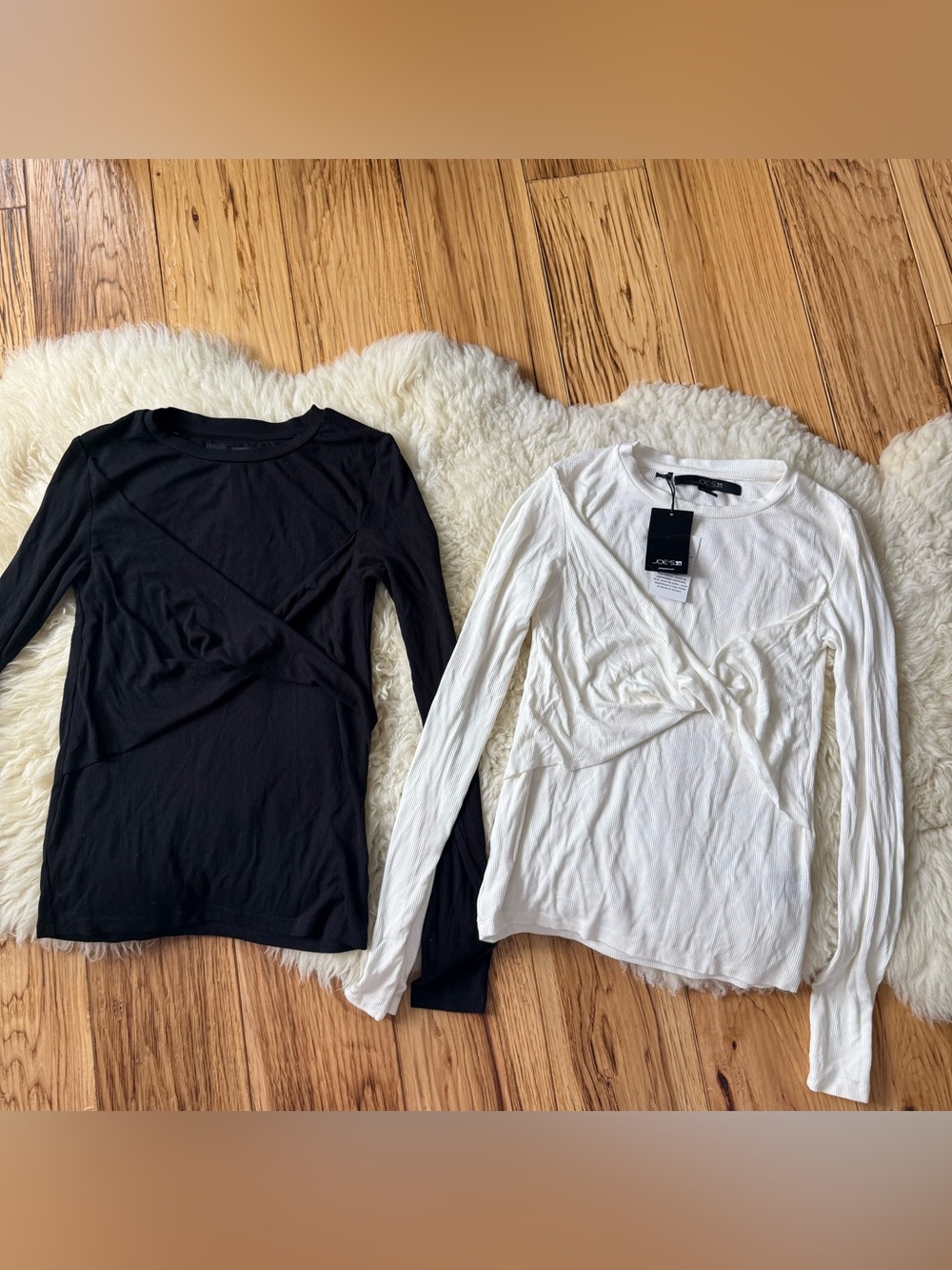 2 pc Joe's Jeans Ellie Twist Front Long Sleeve T-Shirt Small Black and White